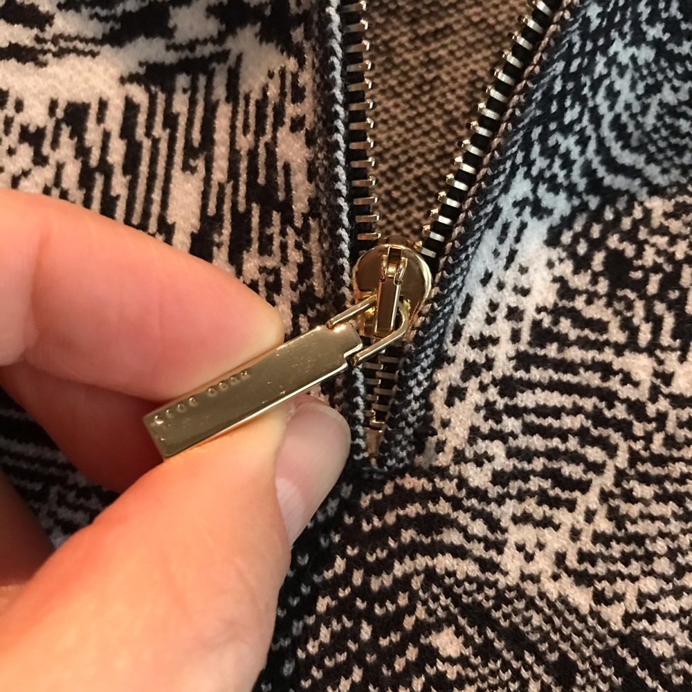 Hugo Boss botanical knit top - Picture 10 of 12
